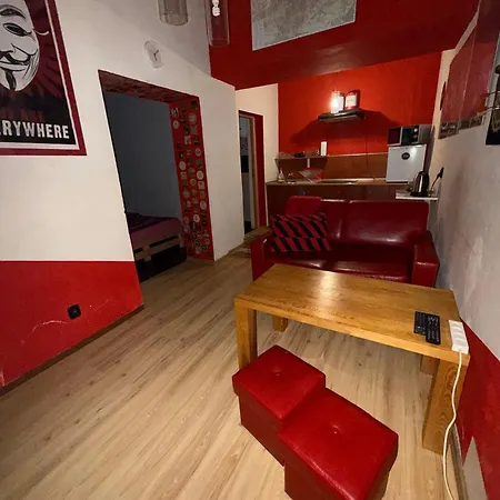 Apartament Studio Red And White *