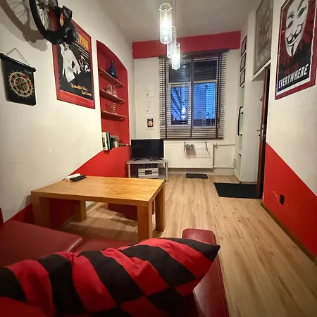 Apartament Studio Red And White *